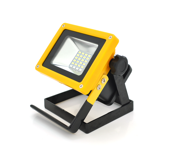 Переносний ліхтар-прожектор R15 (20W), 24 LED(SMD), 3 режими роботи, заряд від 5V, батарея 3*(18650 / 6800ma / h), Box