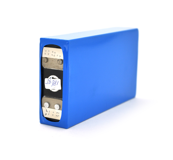 Осередок Vipow 3.2V 18AH для складання LiFePo4 акумуляторів, (75 x 20 x 135) мм, Q30