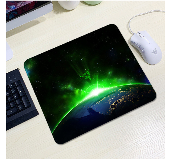 Килимок 200*240 тканинний RAZER 15, товщина 2 мм, колір Black / Green, Пакет